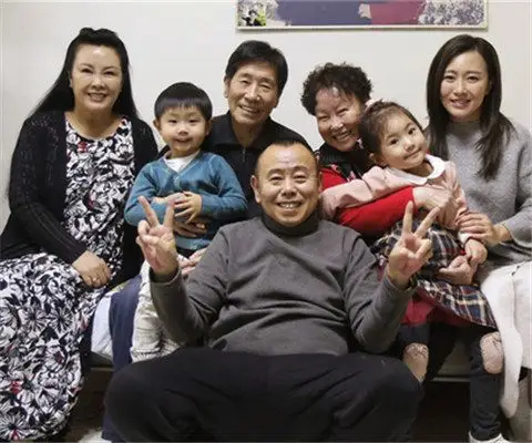 图潘阳参加的亲子节目二胎时代祖孙三人开启综艺首秀