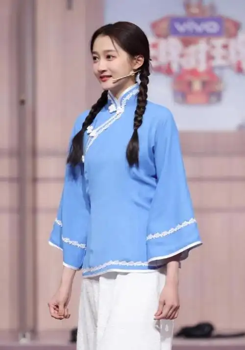 关晓彤民国女学生造型,书香味十足,才女气质凸显