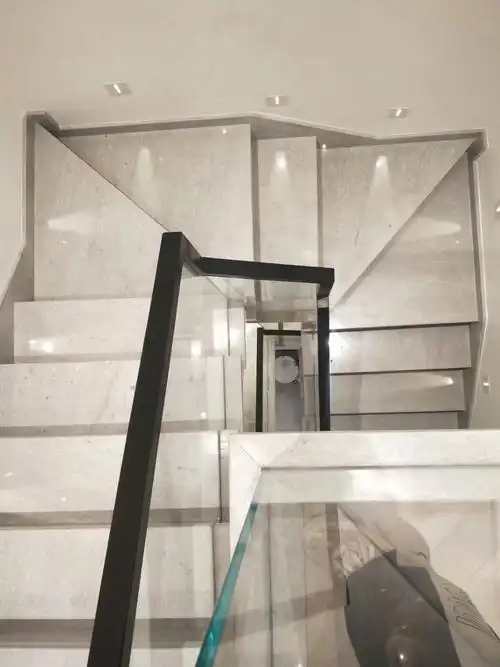 别墅楼梯扶手  #玻璃楼梯扶手  #切角玻璃扶手