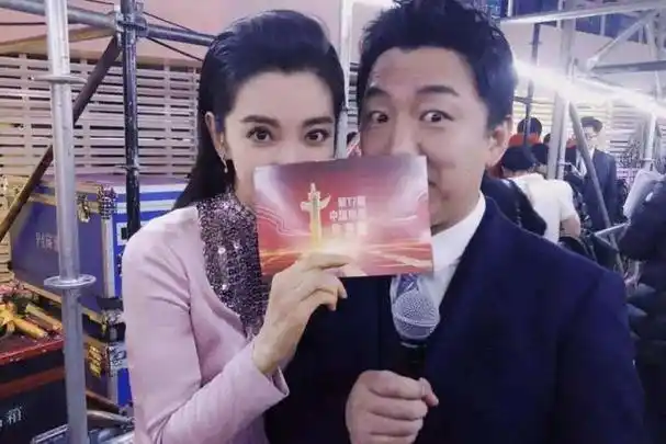 黄渤:曾被林志玲公开表白,成名后和素人妻子结婚,两人恩爱至今