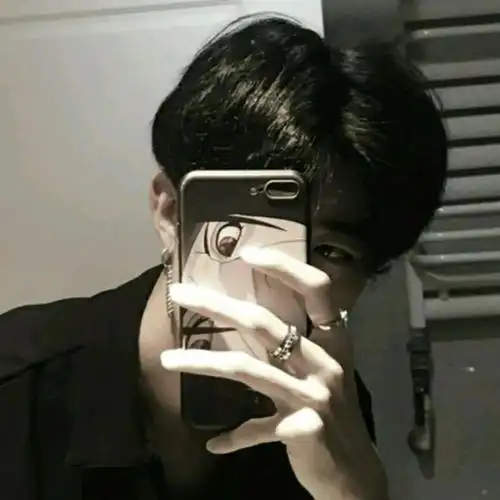 男生拽狠酷酷的很a头像奶酪