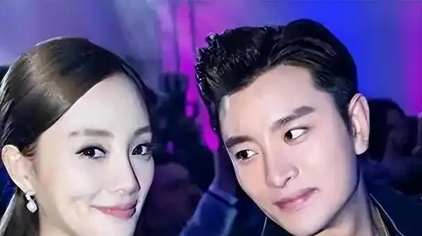 近日,李小璐和贾乃亮离婚后首次在公众面前同台合影,引起了广泛关注.