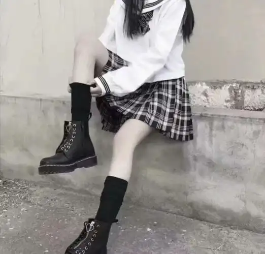 女生半身头像jk制服