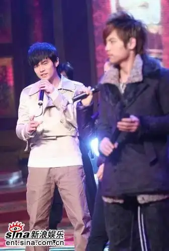 图文:《黄金甲》首映 真假周杰伦同时登台