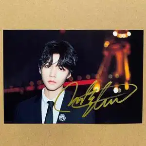 王俊凯亲笔签名