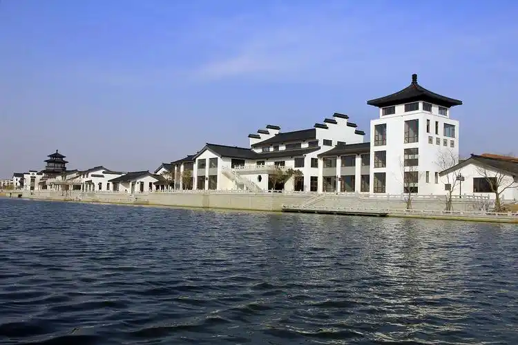 长荡湖水街一日游攻略 长荡湖水街位于江苏省常州市金坛区,是一个集