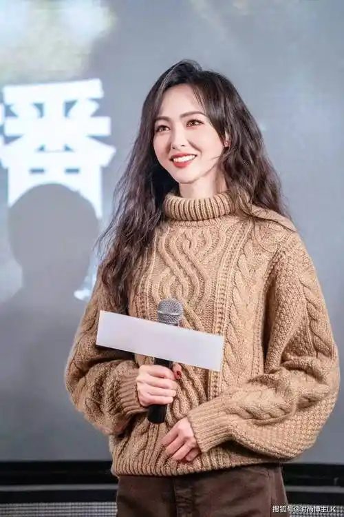 唐嫣的"好命"从穿搭就可以看出了,毛衣配阔腿裤,不带一丝丝讨好_感觉