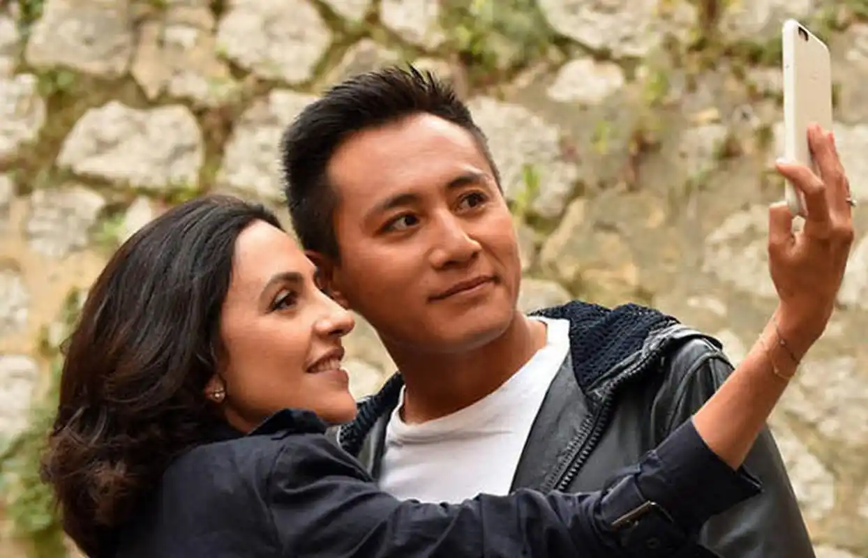 刘烨和谢娜分手后,患上抑郁症,机缘巧合遇到身材高挑,容貌出众的法籍