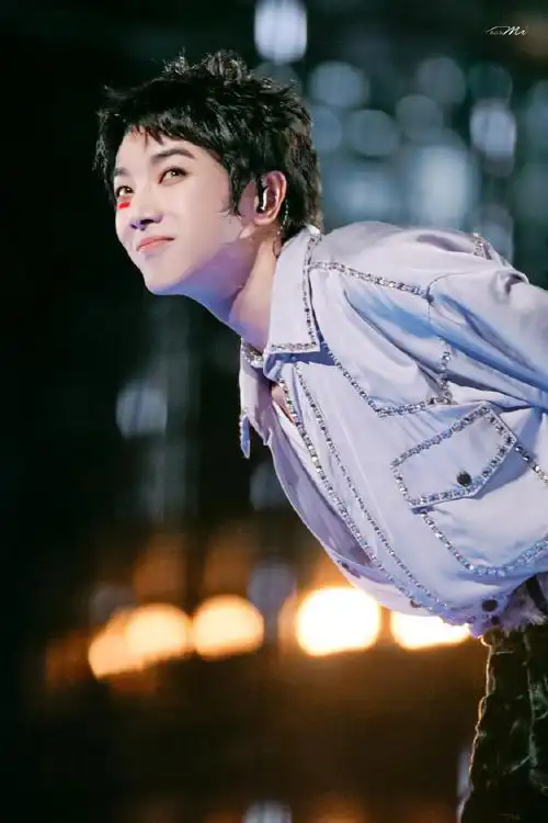 置顶#华晨宇在开火星演唱会吧#2021,新年快乐@华晨宇yu#湖南卫视跨年