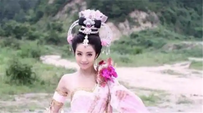 白雪雁怎么被杨戬玷污的 杨戬玷污白雪雁第几集