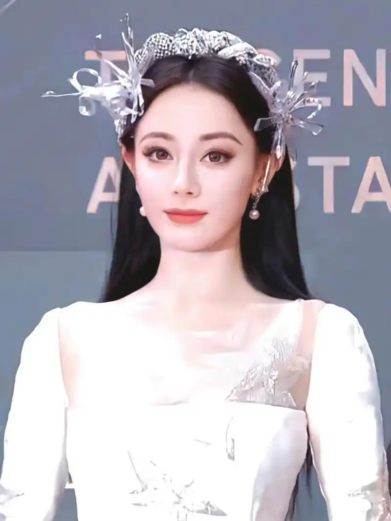 91迪丽热巴在逃公主真的很体现出双子座性格了91  她简直如同童话