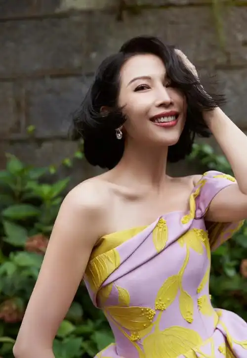 蔡少芬港风短发