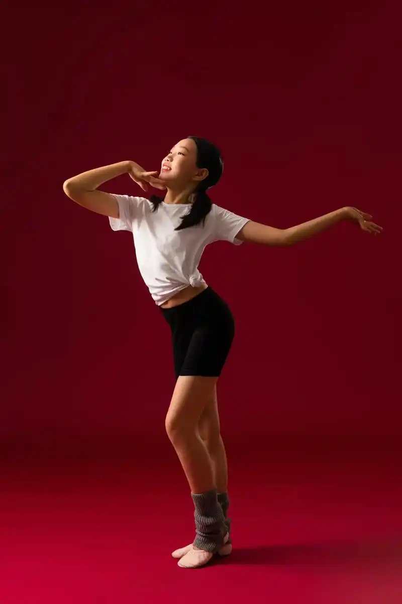 芳华艺术照#舞蹈摄影 #学舞蹈的女孩 - 抖音