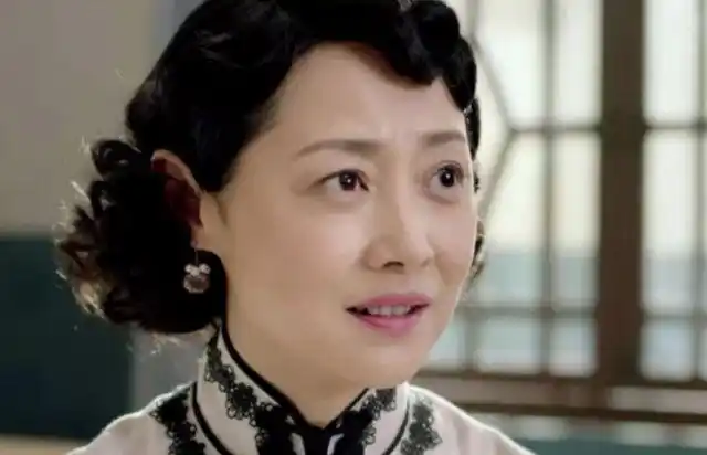 张若昀后妈刘蓓带着二婚的孩子再嫁前夫她的故事比想象中精彩