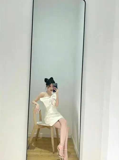 鞠婧祎一字带高跟