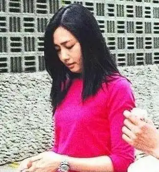 放弃豪门生活甘愿做刘德华背后的女人朱丽倩为了他有多能忍