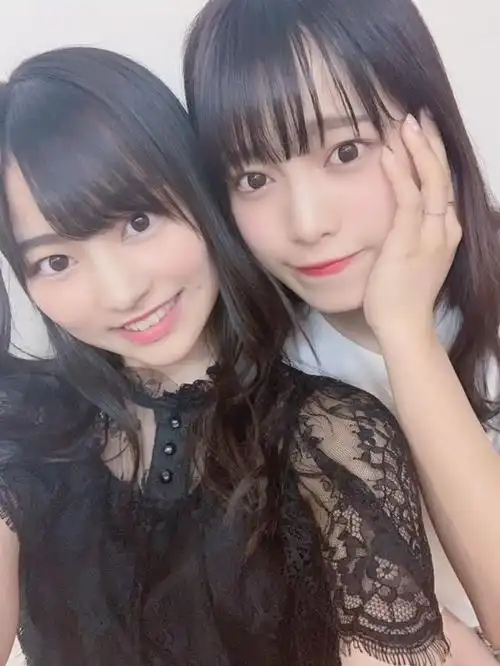 清纯漂亮软妹子生活照专辑,柊宇咲与闺蜜自拍合照,谁更漂亮些?