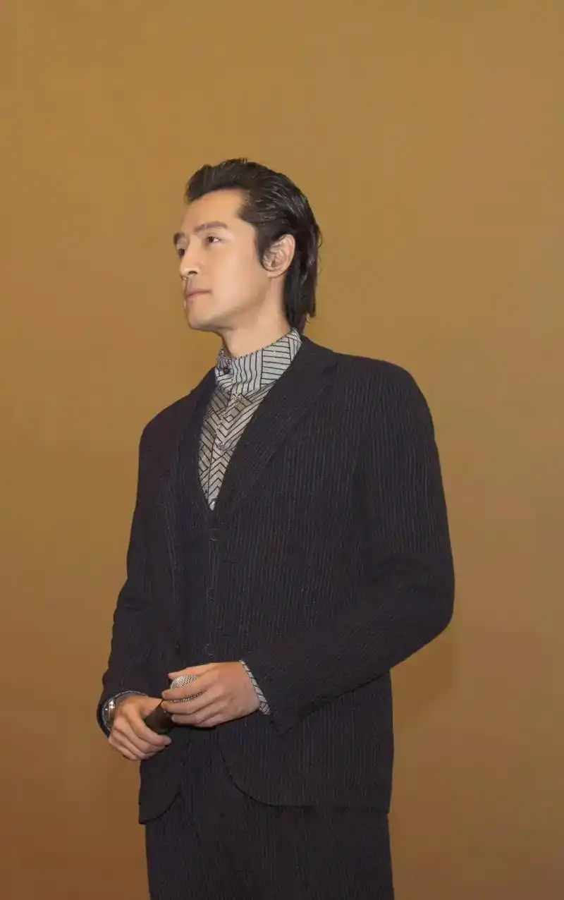 胡歌 今晚分享胡歌高清图片 - 抖音