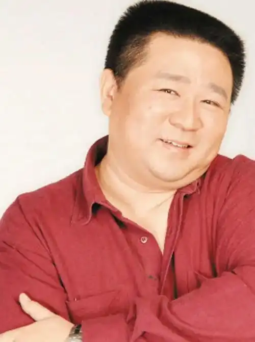 回顾梁冠华我这辈子最正确的决定就是娶了倒追我的导演妻子