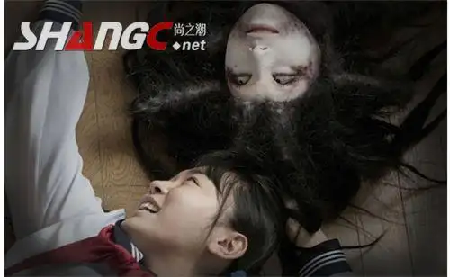 情感 恐怖故事 > 明星养古曼童害得她家破人亡                然后他