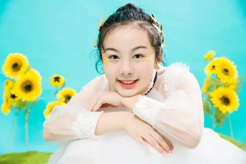 可爱的小姑娘,我12岁了!