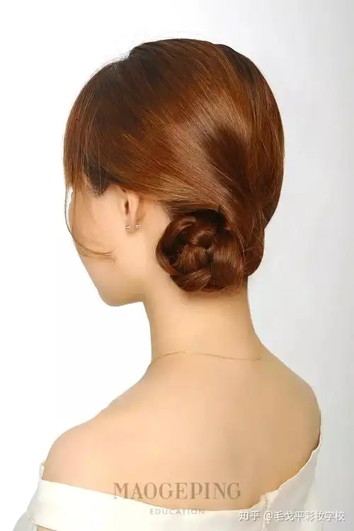 丸子头俏皮vs低发髻优雅头发这样扎漂亮极了