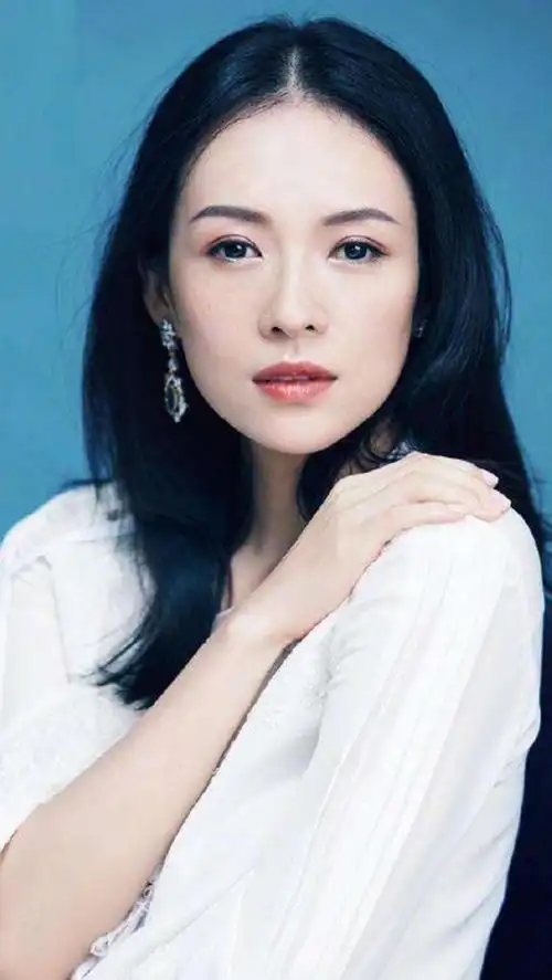 章子怡时尚唯美写真照,气质优雅,温婉可人