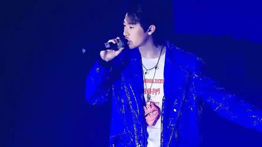 福克斯和咏者在2019新说唱followme是套词这首上天入地