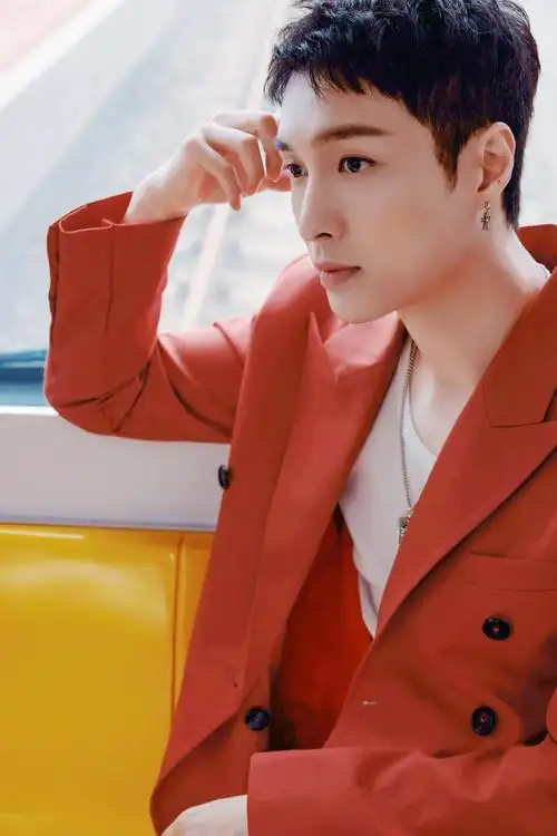 张艺兴让粉丝挑应援棒##张艺兴说贝壳r3d图来了