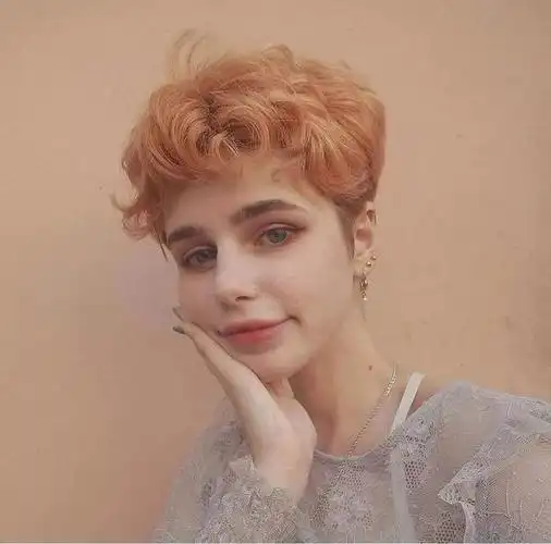 最流行的短发女图片(2022年流行的短发型女图片)-天晟网