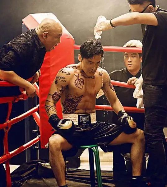 胡歌和汪东城谁的肌肉大