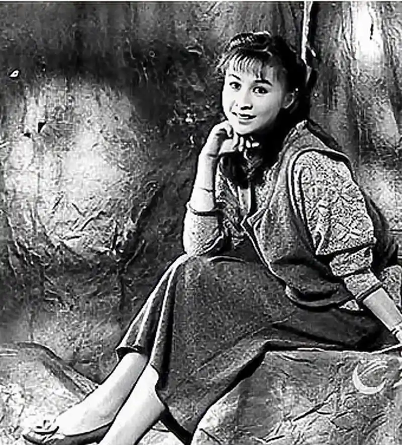 在那个无ps还美女如云的年代,来看看刘嘉玲年轻时候的样子吧