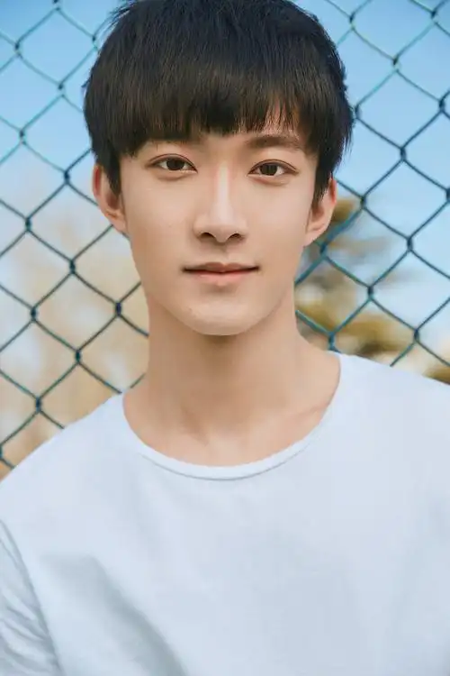 中央音乐学院校草曹恩齐钢琴系氧气学长气质绝佳