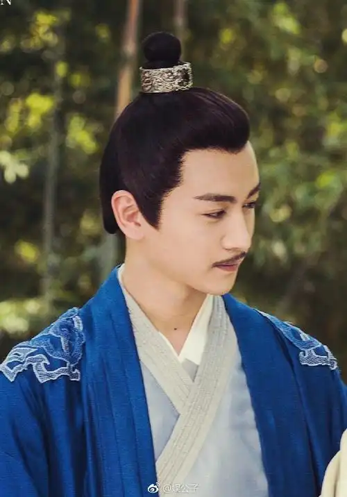 陈晓##陈乔恩#电视剧《独孤皇后》七夕虐狗海报,古装胡子晓,这甜逃种