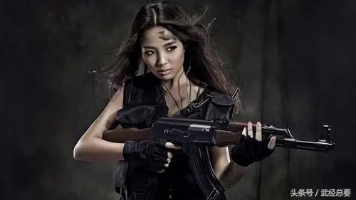 女枪手颜值爆表,身材高挑似超模