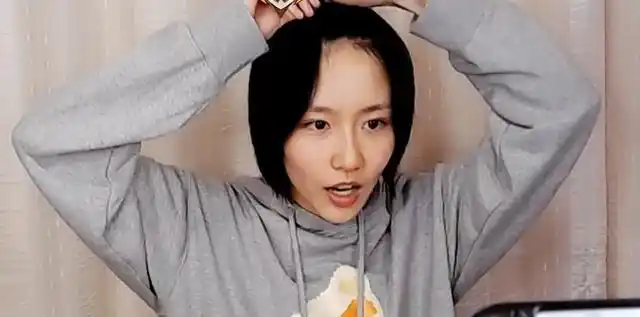 原创成果素颜直播热度两千五百万吃鸡巧住学区房直言噩梦缠身