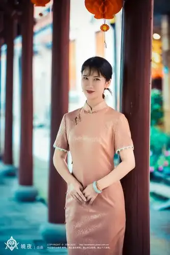 烟雨下江南#旗袍#|摄影|人像摄影|皢夜 - 原创作品 - 站酷 (zcool)