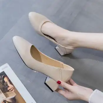 中年女士船鞋中跟半高跟软皮女鞋春天穿的粗跟单鞋女新款春秋季百搭鞋