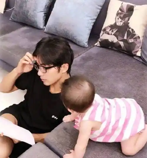 偶像剧男神滤镜全碎,"三胎要确定是儿子再生"_贺军翔_老婆_女儿