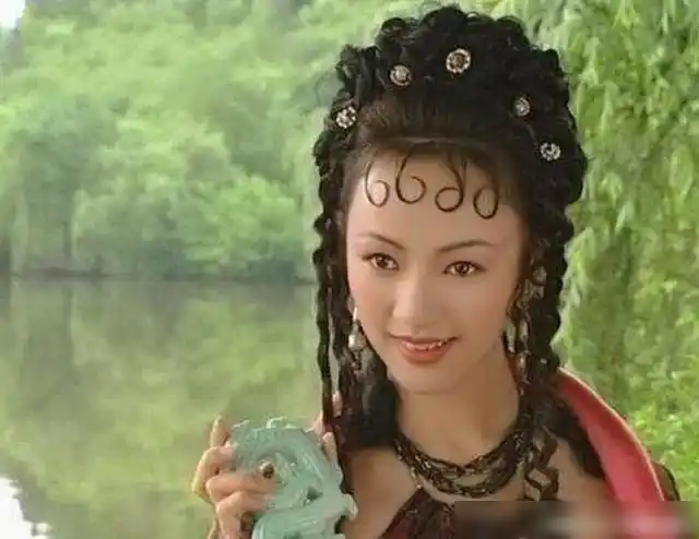 罗海琼最大胆的一次挑战,应该就是在《莲花童子哪吒》中扮演妖姬妲己.