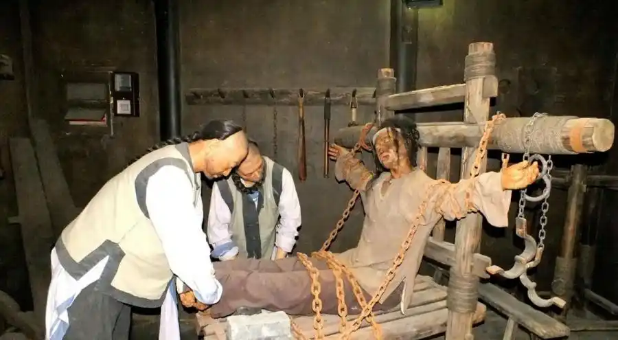 江苏淮安廉政教育基地展示古代酷刑