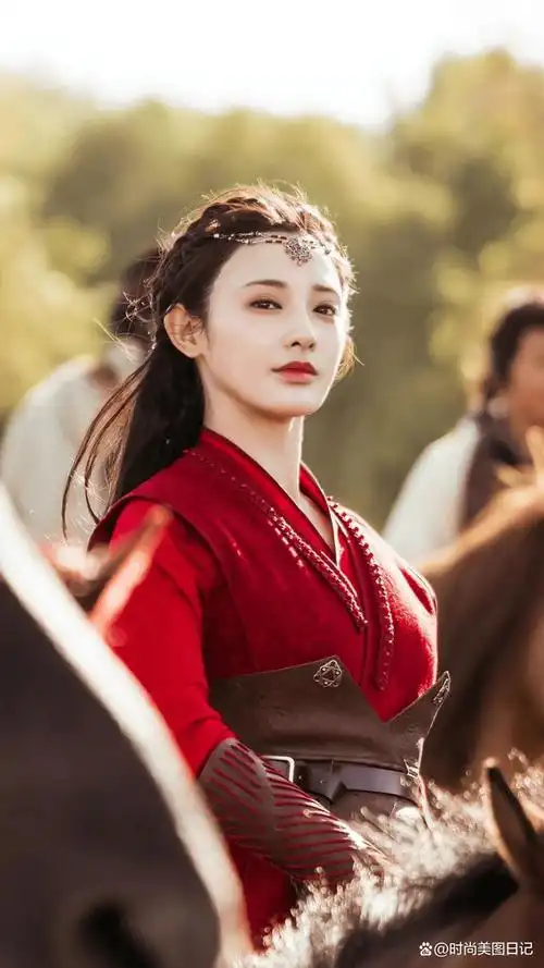 继《东宫》之后终于再次等到了彭小苒的古装异域造型.
