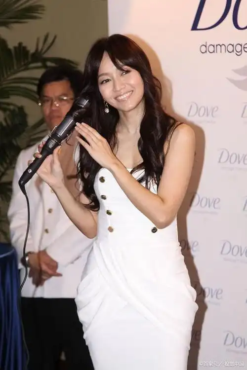 周杰伦和侯佩岑的恋情为何难以忘怀?他们的三观差异很大吗?