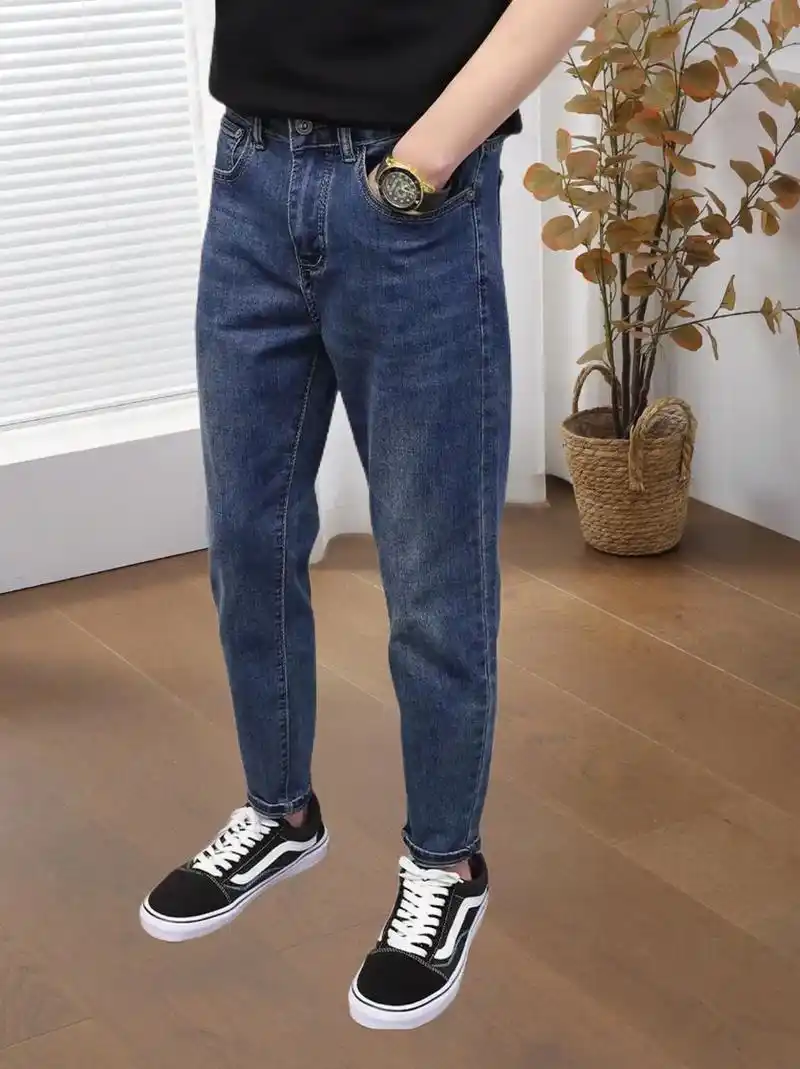 【时尚之选】蓝色九分牛仔裤