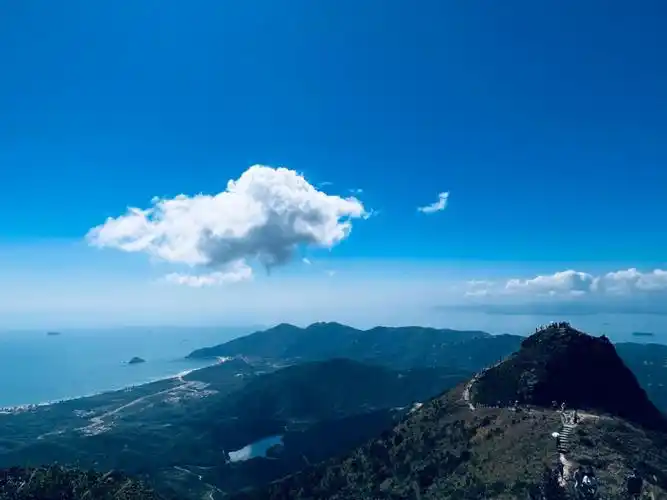 打卡深圳第二高峰七娘山