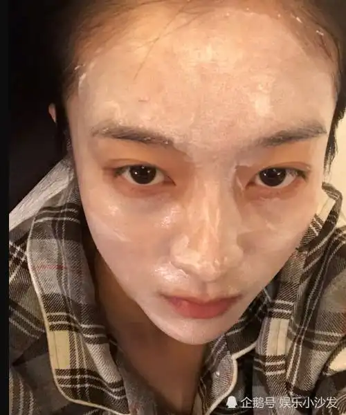 欧阳娜娜是天生"丑萌脸"?与张雪迎同时卸妆后,结果让人难想象