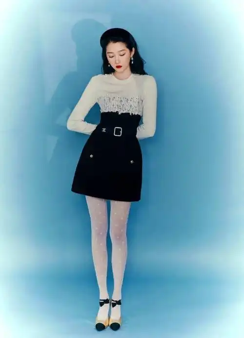 关晓彤甜蜜,关晓彤甜蜜全身-图片大观-奇异网