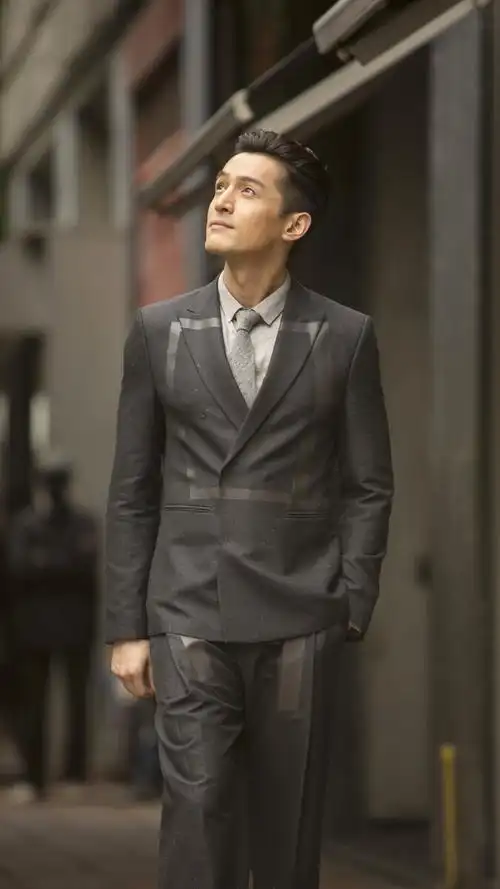 胡歌图控2020年9月18日1715关注胡歌 壁纸微博:@胡歌图控演员气质