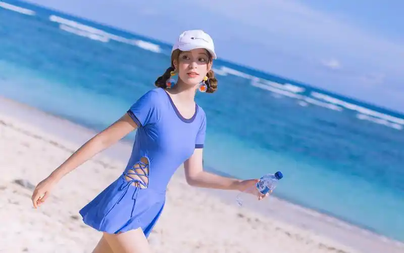 性感泳装美女海边高清诱惑写真图片壁纸