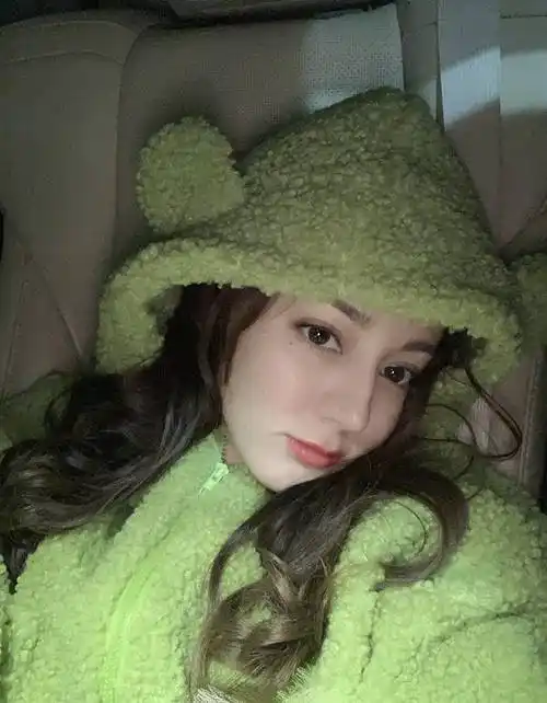 迪丽热巴终于营业了,晒自拍开宝宝滤镜,脸颊肉嘟嘟被赞可爱_电视剧